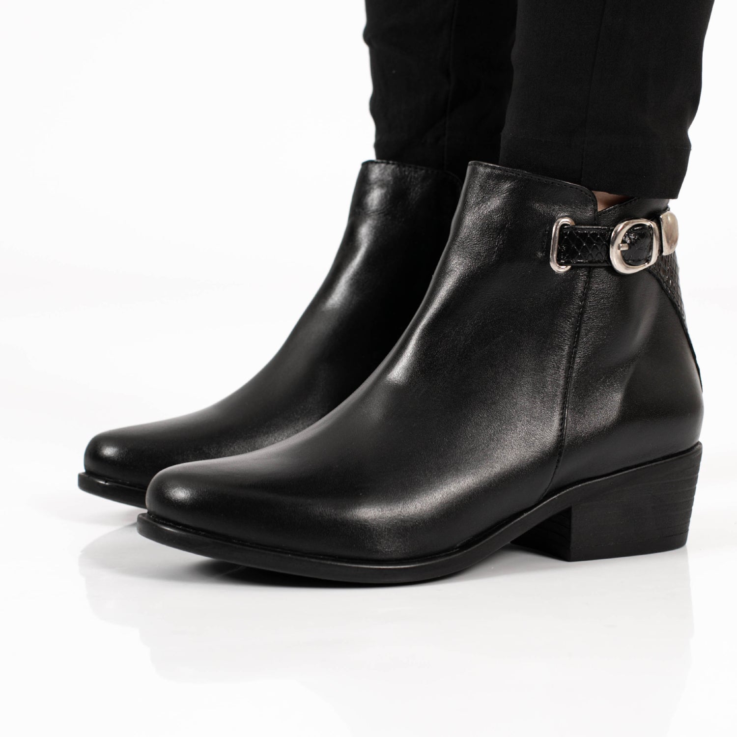BOTA INIS NEGRA