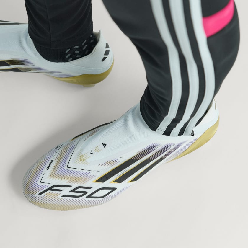 Botín de Fútbol F50 Elite Laceless FG Blanco/Dorado